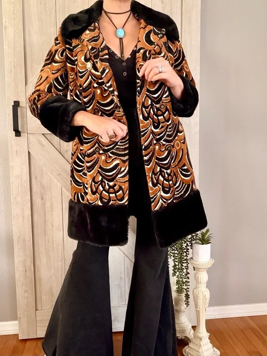 Vintage 60’s Psychedelic Tapestry Coat - Picture 4 of 16